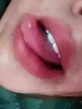 Srishtijain51 online show from 10-19-25, 08:37