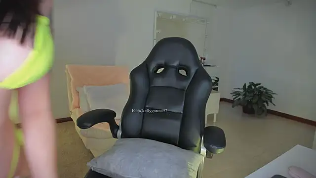 Ally Snow online show from 10-21-25, 11:00