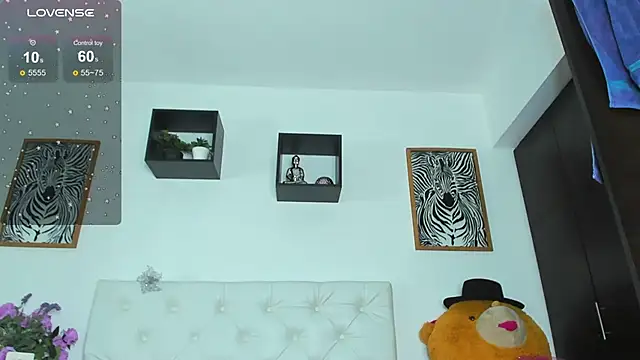 Snapshot of Sharon_smiith chatting on 01-26-25, 08:03 Sharon smiith online show from 01-26-25, 08:03