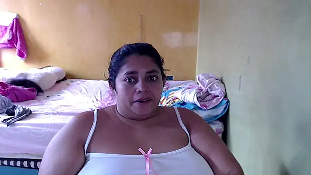Snapshot of yulieth_bbw chatting on 05-17-26, 12:23 yulieth bbw online show from 05-17-26, 12:23