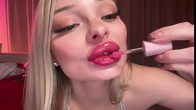 HannaXLove online show from 11-17-25, 04:24