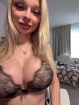 Snapshot of HannaXLove chatting on 12-22-25, 03:09 HannaXLove online show from 12-22-25, 03:09