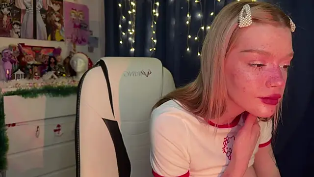 Snapshot of boobsybootie chatting on 01-01-25, 08:37 boobsybootie online show from 01-01-25, 08:37