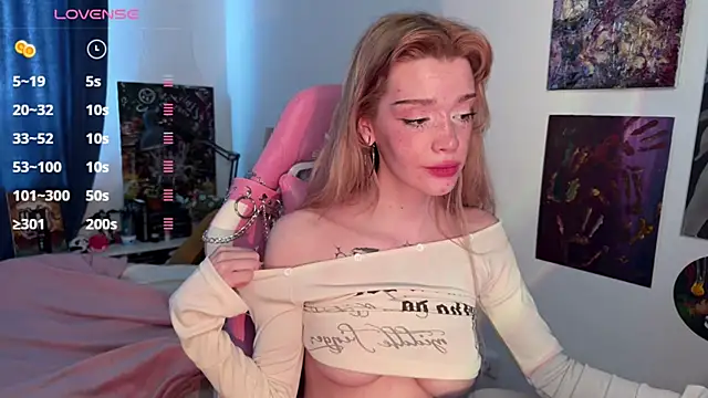 Snapshot of boobsybootie chatting on 03-03-25, 03:53 boobsybootie online show from 03-03-25, 03:53