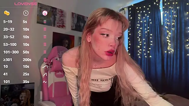 Snapshot of boobsybootie chatting on 03-08-25, 05:49 boobsybootie online show from 03-08-25, 05:49