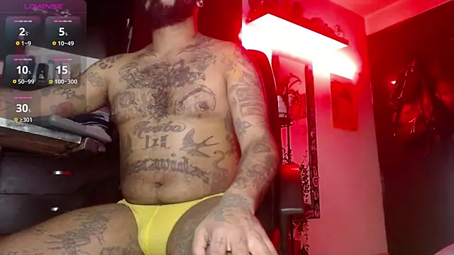 Snapshot of damian__darkside chatting on 11-17-25, 01:22 damian darkside online show from 11-17-25, 01:22