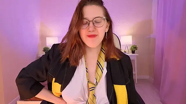 Snapshot of Charmy_Gracy chatting on 12-16-24, 10:50 Charmy Gracy online show from 12-16-24, 10:50