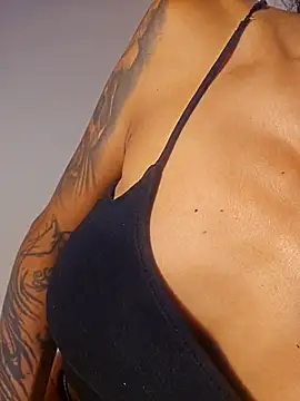 Snapshot of miatemptress69 chatting on 10-12-25, 05:12 miatemptress69 online show from 10-12-25, 05:12