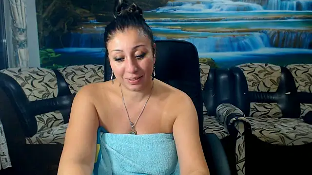 MoistMady online show from 10-24-25, 09:33