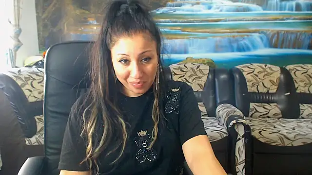 MoistMady online show from 11-03-25, 01:45