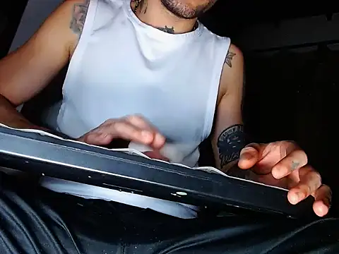 Snapshot of Christian_Stiven1 chatting on 02-05-25, 07:07 Christian Stiven1 online show from 02-05-25, 07:07