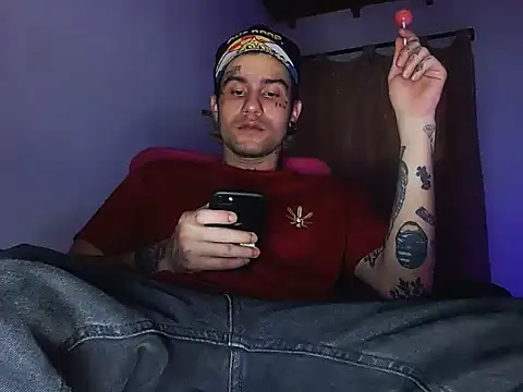 Snapshot of Christian_Stiven1 chatting on 02-15-25, 01:31 Christian Stiven1 online show from 02-15-25, 01:31