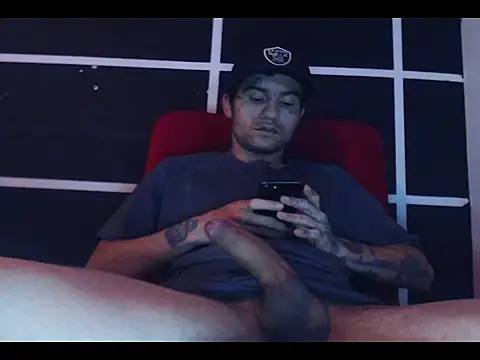 Snapshot of Christian_Stiven1 chatting on 11-12-25, 11:32 Christian Stiven1 online show from 11-12-25, 11:32