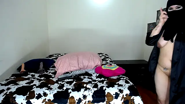 evelyn  salah online show from 03-18-25, 04:26