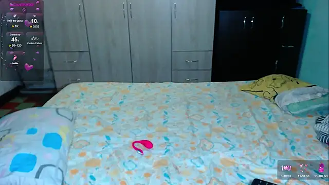 Mia sexy18  online show from 07-10-26, 12:41