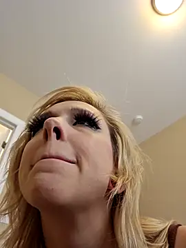 AmethystFoxx online show from 04-26-26, 06:16