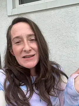 Mini And The Bear online show from 04-23-26, 05:15