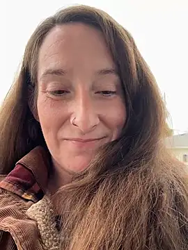 Mini And The Bear online show from 04-30-26, 05:08