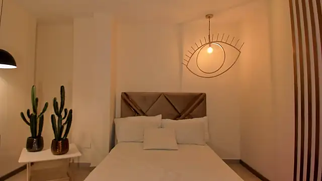 NaomiSainz online show from 03-16-25, 03:28