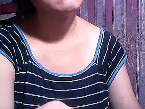 Snapshot of sweetsosie18 chatting on 03-10-25, 04:03 sweetsosie18 online show from 03-10-25, 04:03