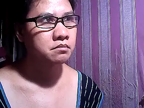 Snapshot of sweetsosie18 chatting on 03-11-25, 09:37 sweetsosie18 online show from 03-11-25, 09:37