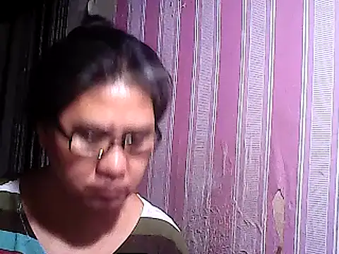 Snapshot of sweetsosie18 chatting on 03-19-25, 08:22 sweetsosie18 online show from 03-19-25, 08:22
