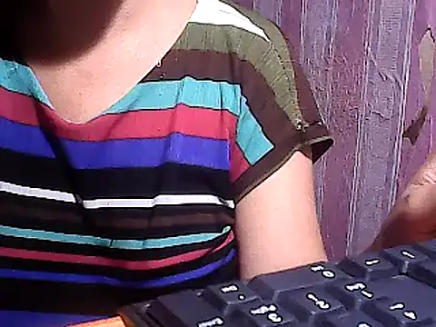 Snapshot of sweetsosie18 chatting on 03-20-25, 05:04 sweetsosie18 online show from 03-20-25, 05:04