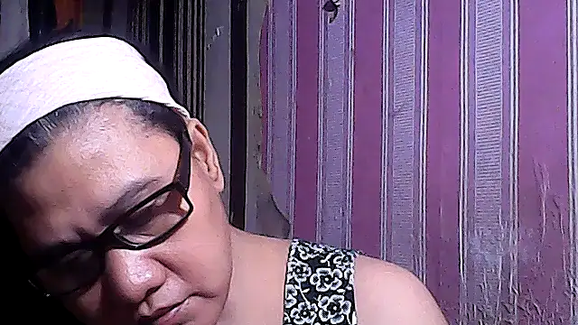 Snapshot of sweetsosie18 chatting on 09-11-25, 07:14 sweetsosie18 online show from 09-11-25, 07:14