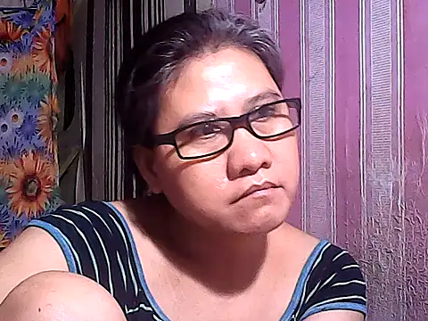 Snapshot of sweetsosie18 chatting on 10-17-25, 11:46 sweetsosie18 online show from 10-17-25, 11:46