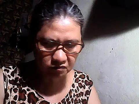 sweetsosie18 online show from 06-12-26, 05:50