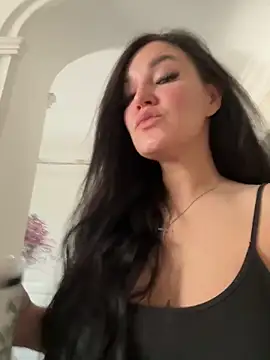 Niki li online show from 10-23-25, 03:50