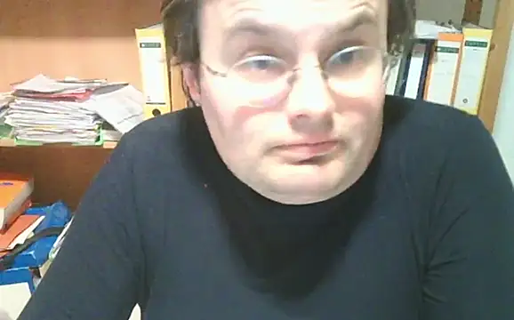 Snapshot of makau1 chatting on 02-12-25, 06:19 makau1 online show from 02-12-25, 06:19
