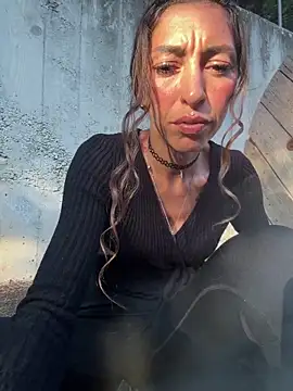 amanilouve online show from 04-25-26, 05:10