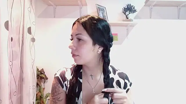 Snapshot of MadisonCambel chatting on 12-11-24, 11:00 MadisonCambel online show from 12-11-24, 11:00