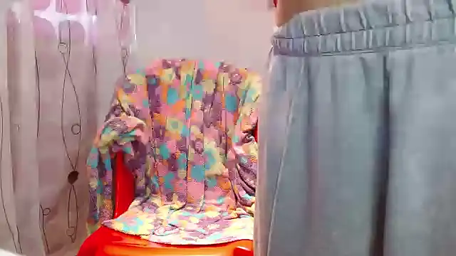 Snapshot of MadisonCambel chatting on 12-17-24, 02:55 MadisonCambel online show from 12-17-24, 02:55