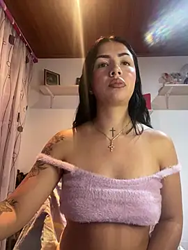 Snapshot of MadisonCambel chatting on 01-13-25, 11:06 MadisonCambel online show from 01-13-25, 11:06