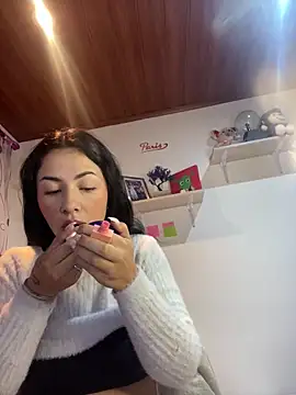 Snapshot of MadisonCambel chatting on 01-17-25, 11:49 MadisonCambel online show from 01-17-25, 11:49