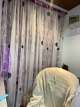 Snapshot of MadisonCambel chatting on 01-17-25, 11:40 MadisonCambel online show from 01-17-25, 11:40