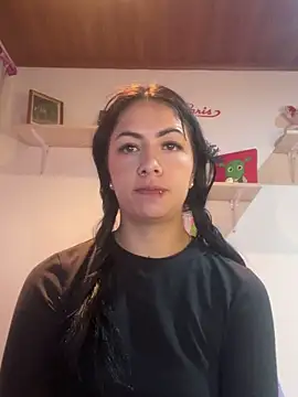 Snapshot of MadisonCambel chatting on 02-19-25, 12:33 MadisonCambel online show from 02-19-25, 12:33