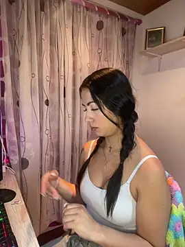 Snapshot of MadisonCambel chatting on 02-21-25, 01:22 MadisonCambel online show from 02-21-25, 01:22