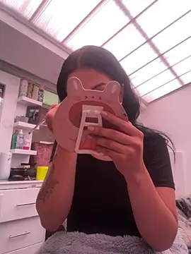 Snapshot of MadisonCambel chatting on 10-11-25, 02:26 MadisonCambel online show from 10-11-25, 02:26