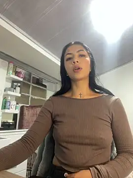 Snapshot of MadisonCambel chatting on 10-15-25, 03:17 MadisonCambel online show from 10-15-25, 03:17