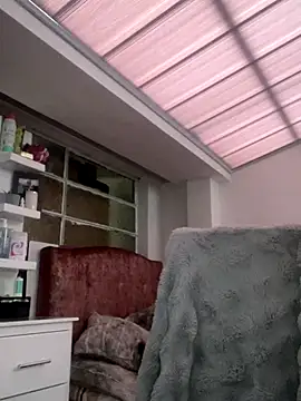 Snapshot of MadisonCambel chatting on 10-17-25, 09:28 MadisonCambel online show from 10-17-25, 09:28