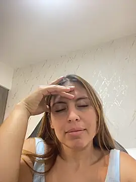 Snapshot of ROSE__15 chatting on 10-05-25, 11:41 ROSE 15 online show from 10-05-25, 11:41