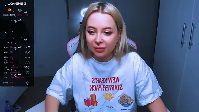 Snapshot of MonaLauu chatting on 01-31-25, 02:39 MonaLauu online show from 01-31-25, 02:39