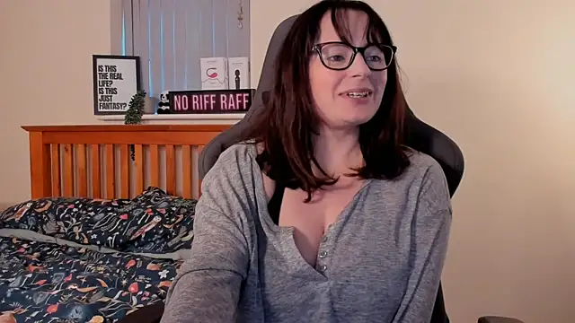 Snapshot of LucieWinters_UK chatting on 01-06-25, 03:40 LucieWinters UK online show from 01-06-25, 03:40