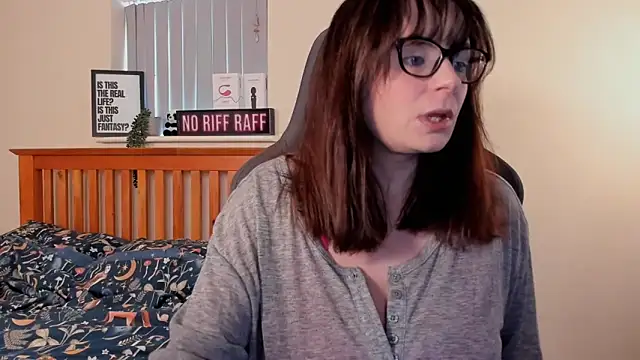 Snapshot of LucieWinters_UK chatting on 01-13-25, 02:00 LucieWinters UK online show from 01-13-25, 02:00