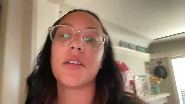 Snapshot of dreamyriri chatting on 03-12-26, 12:50 dreamyriri online show from 03-12-26, 12:50