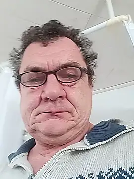 Snapshot of Nobbie444 chatting on 12-16-25, 09:47 Nobbie444 online show from 12-16-25, 09:47