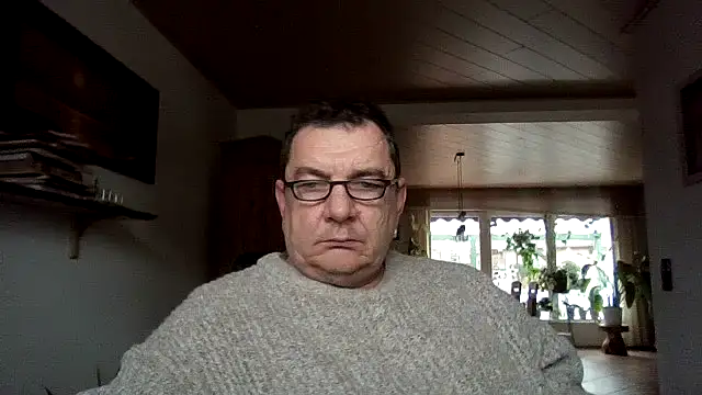 Snapshot of Nobbie444 chatting on 02-12-26, 10:32 Nobbie444 online show from 02-12-26, 10:32